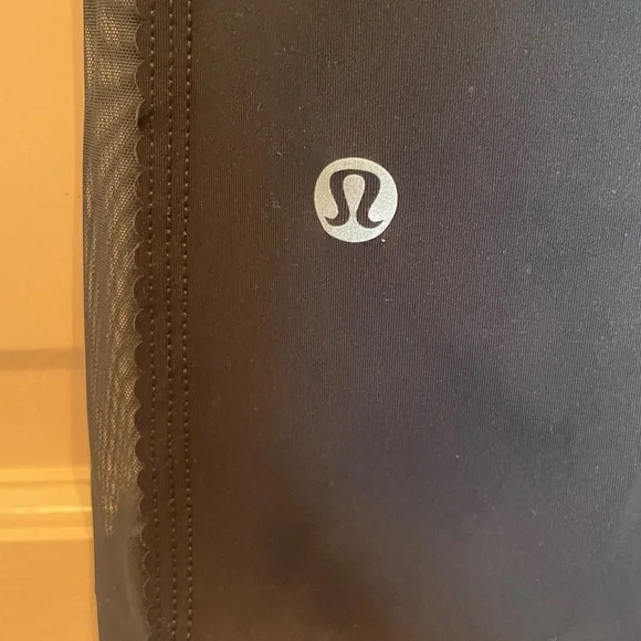 Lululemon Adore Your Core (28”) in Nocturnal Teal, Size 4 - Picture 8 of 9